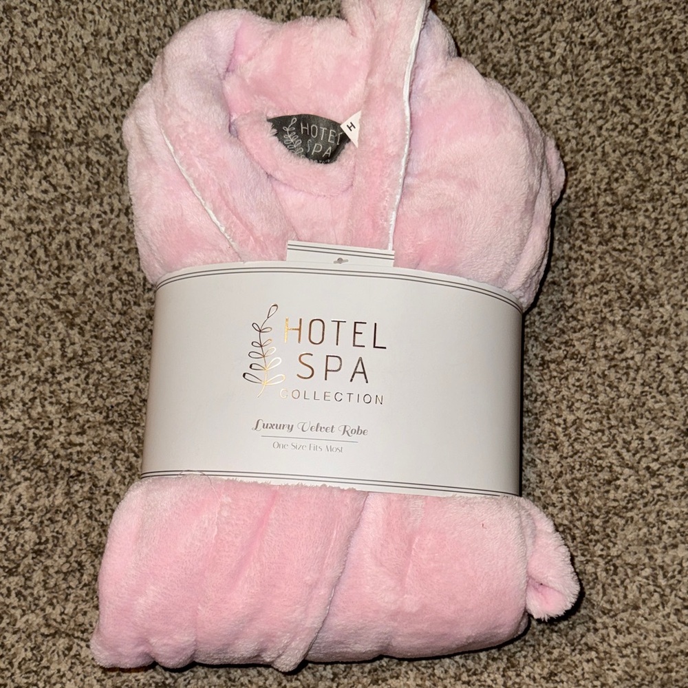 🆕Hotel Spa Collection Luxury Pink Bathrobe🆕